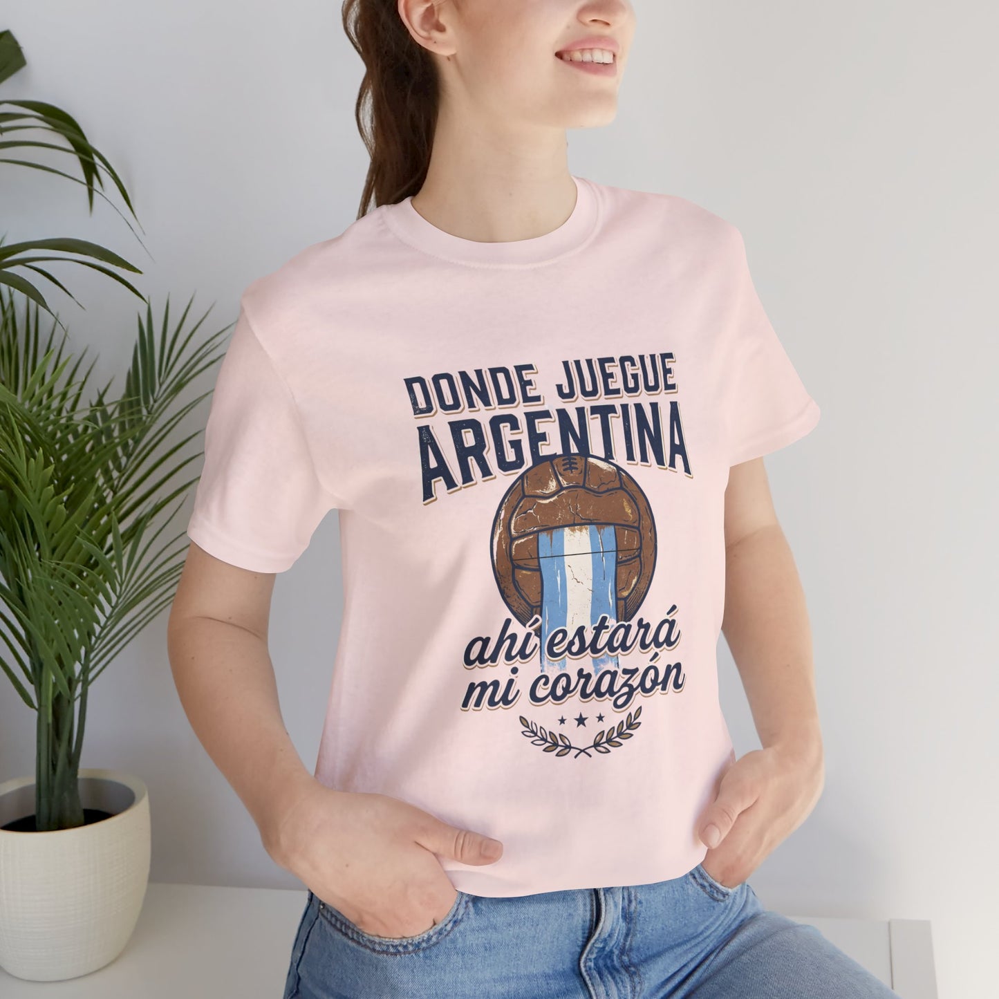 Camiseta "Donde juegue Argentina, ahí estará mi corazón"