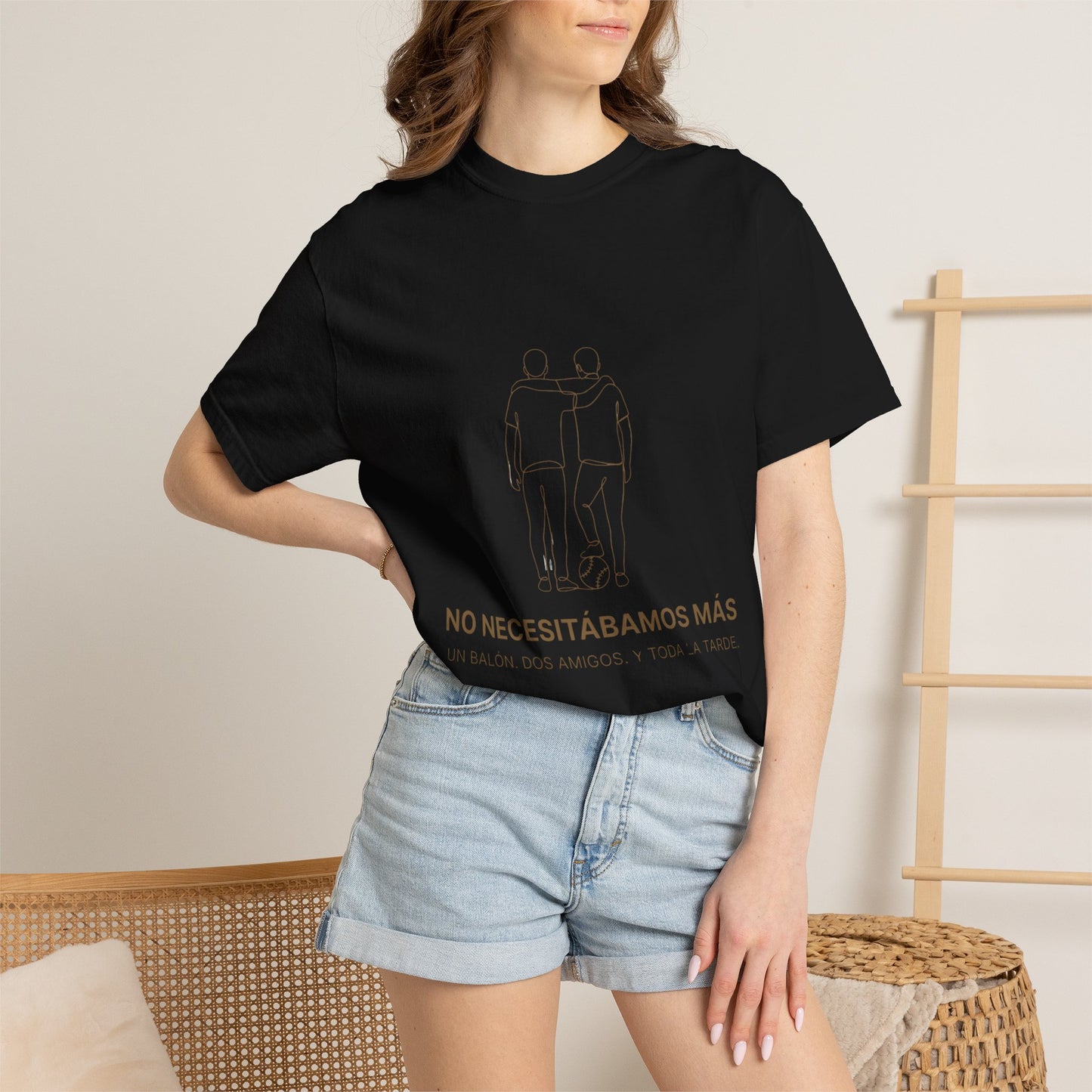 CAMISETA BARRIO. NO NECESITÁBAMOS MÁS. UN BALÓN. DOS AMIGOS. Y TODA UNA TARDE.