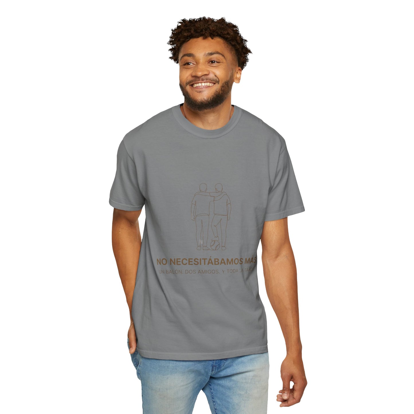 CAMISETA BARRIO. NO NECESITÁBAMOS MÁS. UN BALÓN. DOS AMIGOS. Y TODA UNA TARDE.
