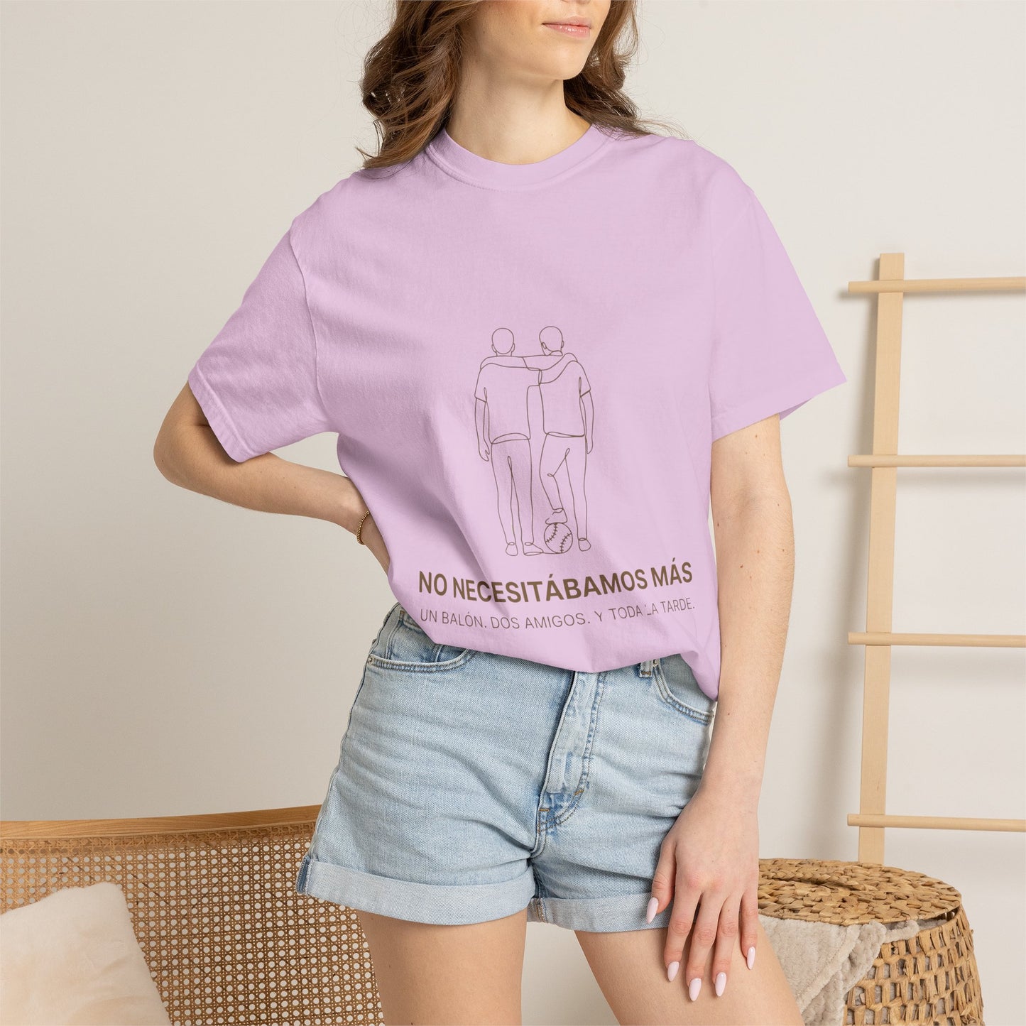 CAMISETA BARRIO. NO NECESITÁBAMOS MÁS. UN BALÓN. DOS AMIGOS. Y TODA UNA TARDE.