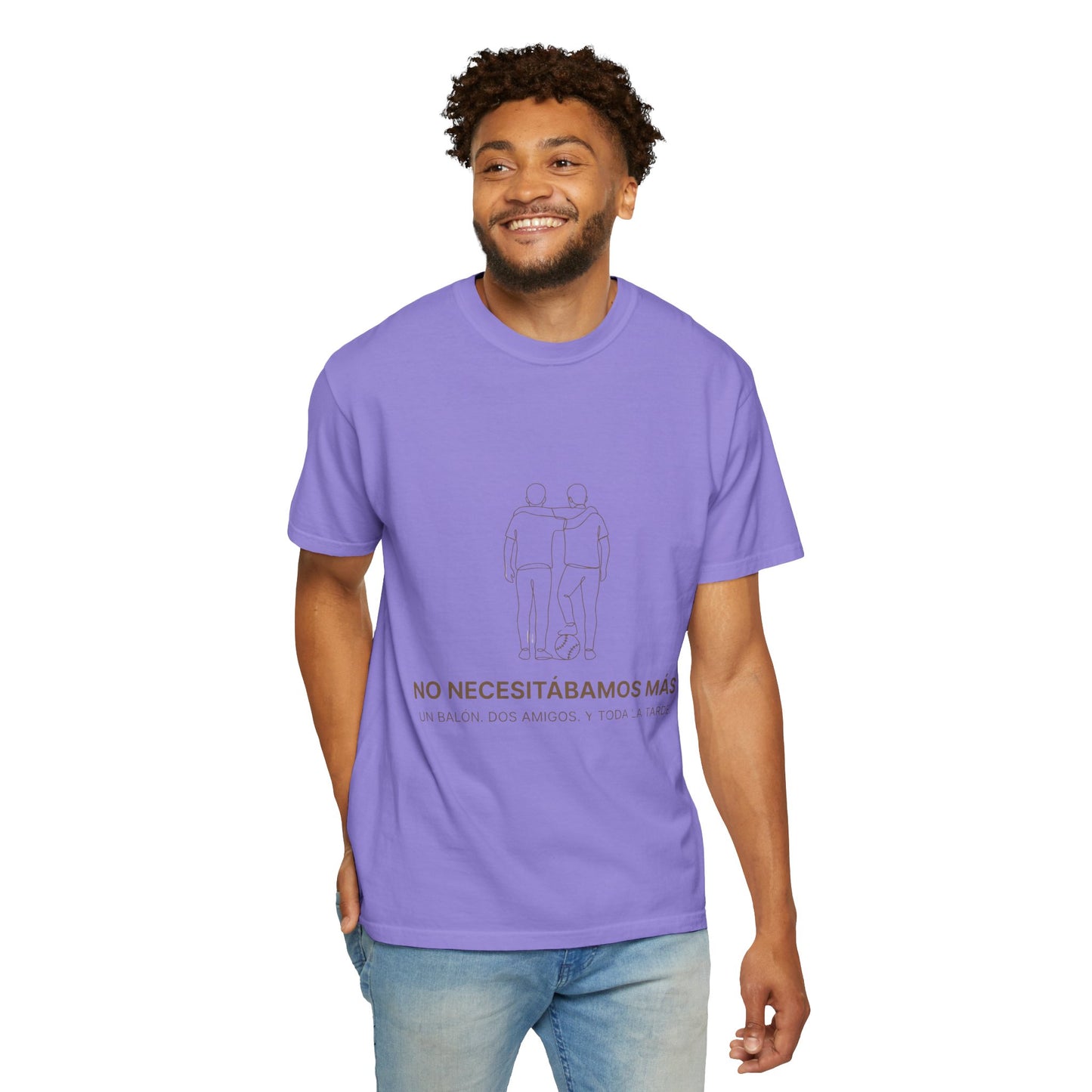 CAMISETA BARRIO. NO NECESITÁBAMOS MÁS. UN BALÓN. DOS AMIGOS. Y TODA UNA TARDE.