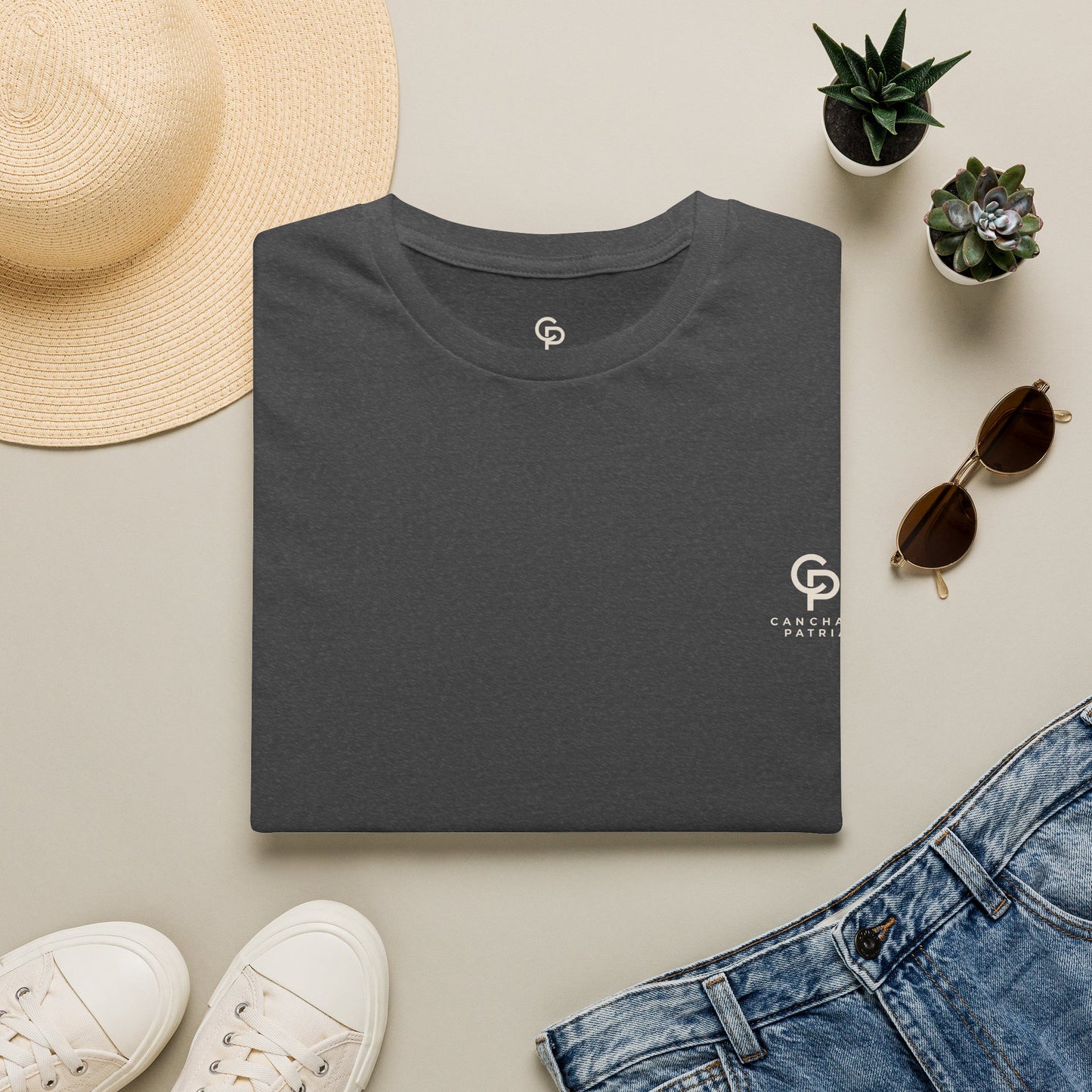 CAMISETA BARRIO.NO NECESITÁBAMOS MÁS. DOS AMIGOS. UN BALÓN. Y TODA LA TARDE.