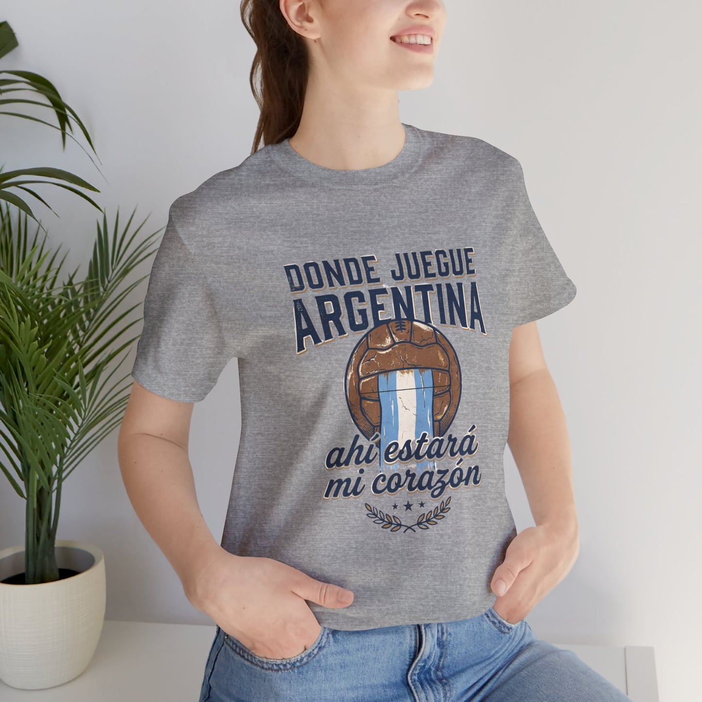 Camiseta "Donde juegue Argentina, ahí estará mi corazón"